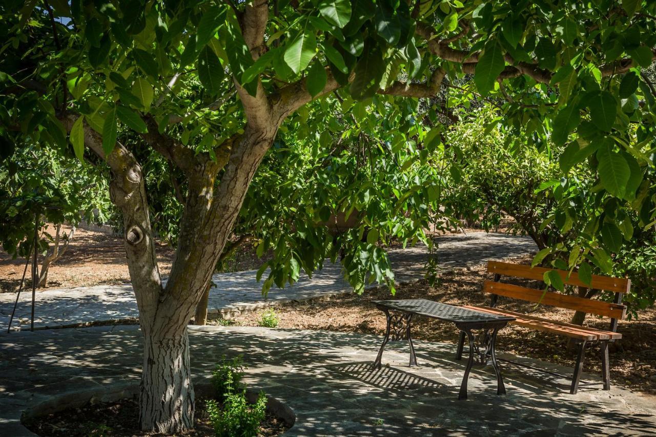 Ploes Luxury Cottages Pesádha 외부 사진
