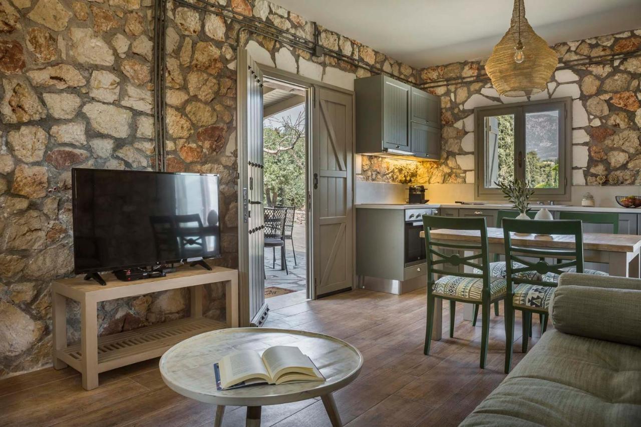 Ploes Luxury Cottages Pesádha 외부 사진